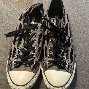 Converse Black and Gray Patterned Sneakers